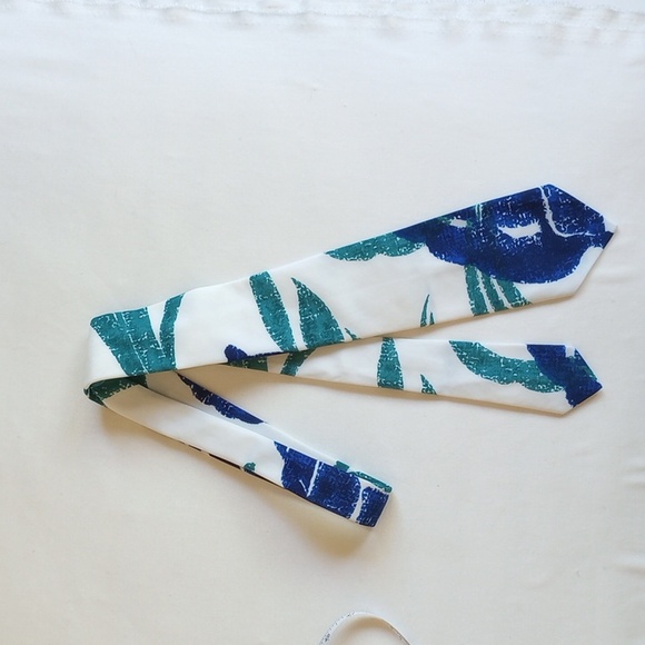 NWT Vintage 70s Prince Kuhio Tie 54" Made In Hawaii Blue Floral Motif - Picture 2 of 8